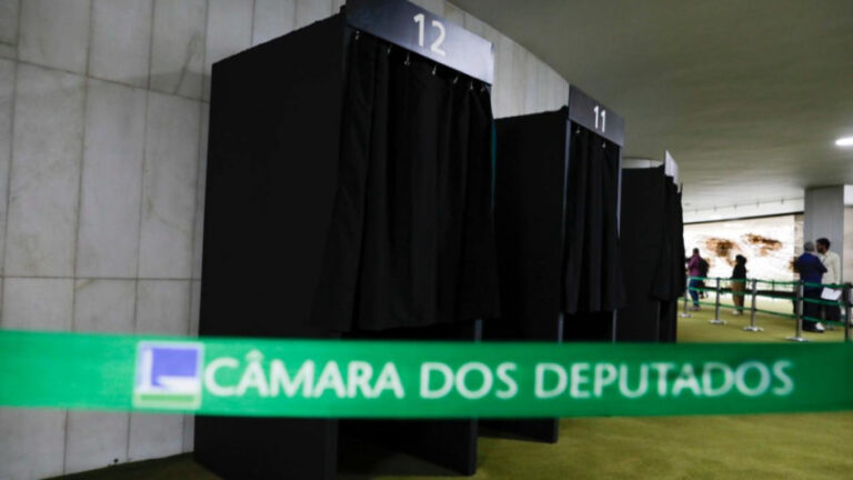 PL, PT e 15 partidos formam bloco para a eleição da Câmara