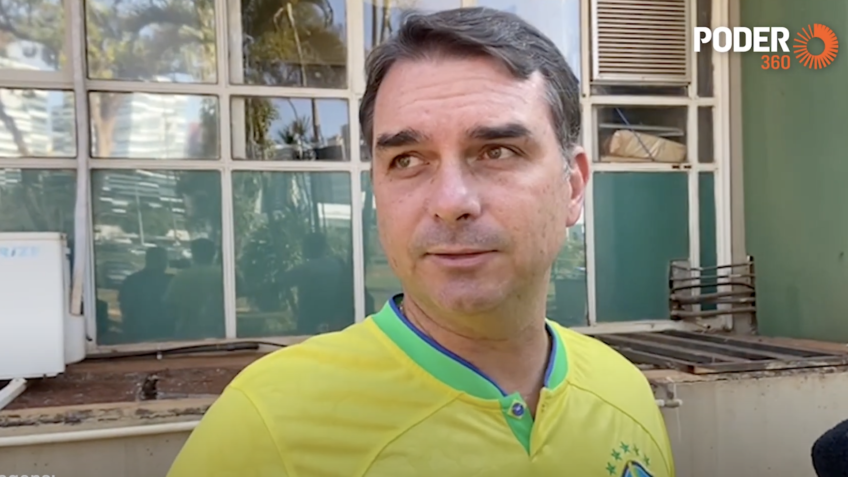 Flávio diz que partidos pedem candidatura alternativa a Bolsonaro