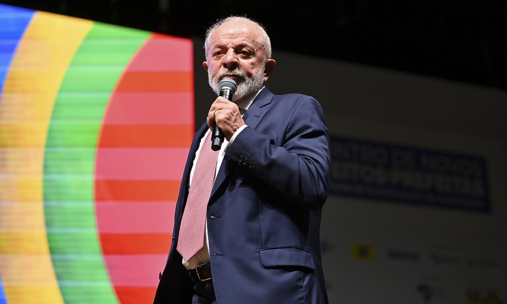 Lula reconhece possíveis erros em escolha de ministros