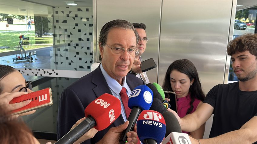 Gilson Machado diz que queria renovar passaporte do pai