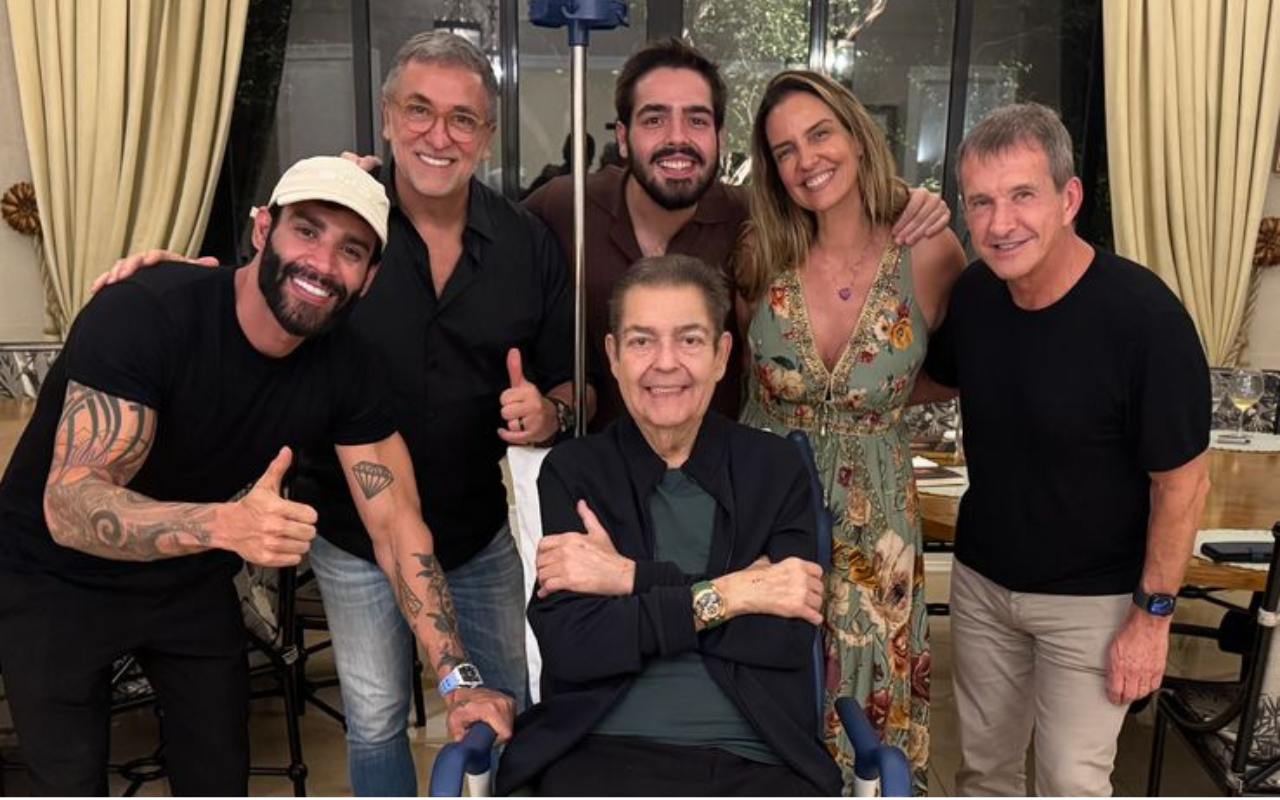 Gusttavo Lima faz visita especial a Faustão