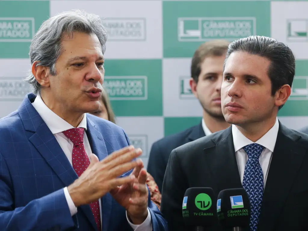 Hugo Motta: Haddad é “grata surpresa”, mas governo tem “vacilado”