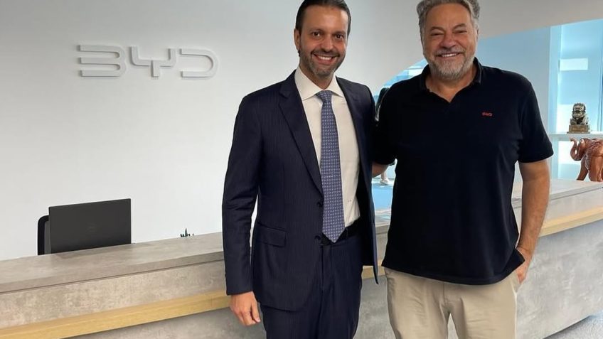 Presidente do São Paulo visita BYD; clube é patrocinado pela Volvo