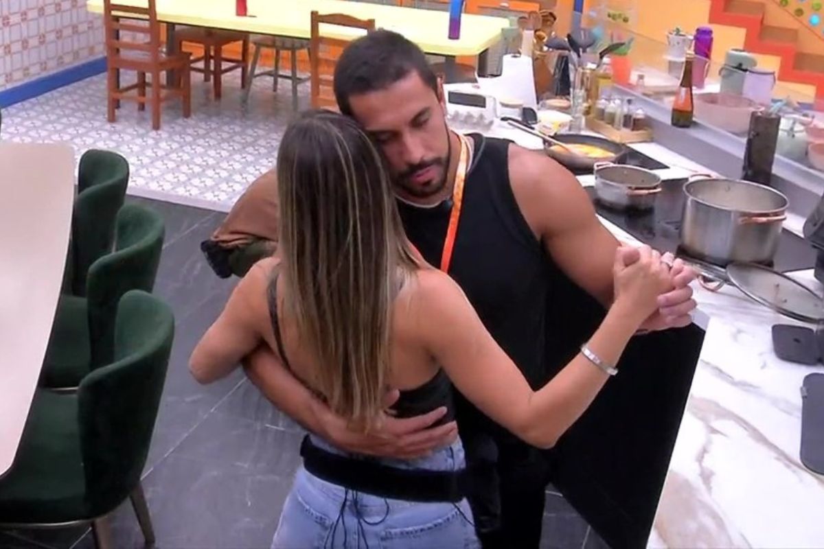 BBB 25: Giovanna avisou! Maike investe em Renata após show