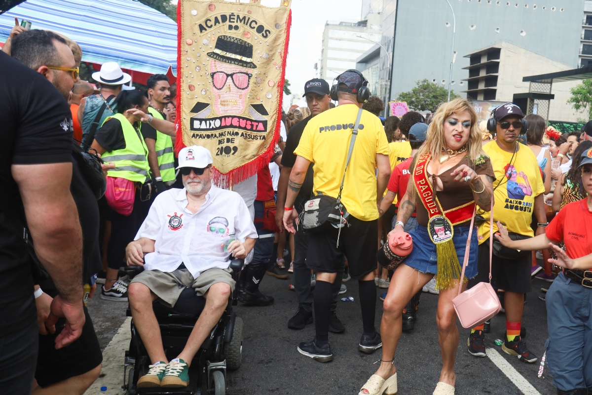 Marcelo Rubens Paiva sofre agressão em bloco de Carnaval de SP