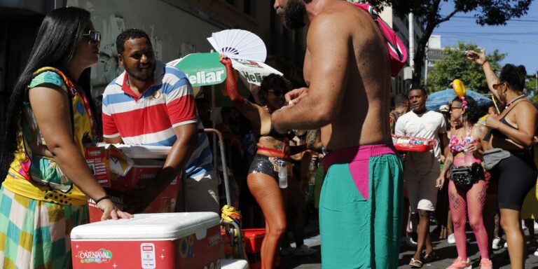 Ambulantes terão “creche” para deixar os filhos no carnaval do Rio