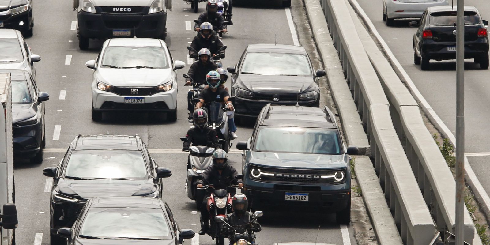 Associação de médicos alerta para riscos do uso de mototáxis em SP