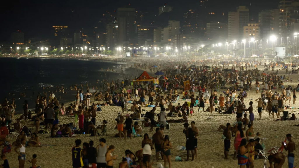 Banho de mar noturno causa 13 mortes por afogamento em 2025 no Rio de Janeiro