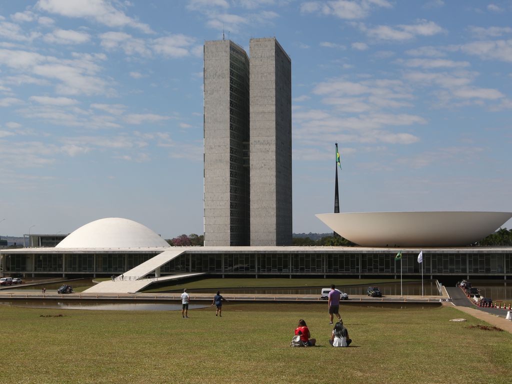 Congresso retoma trabalhos com foco na economia nesta segunda