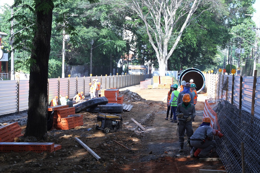 Prefeito de São Paulo diz que irá rescindir contrato com empresa que está escavando túnel na rua Sena Madureira