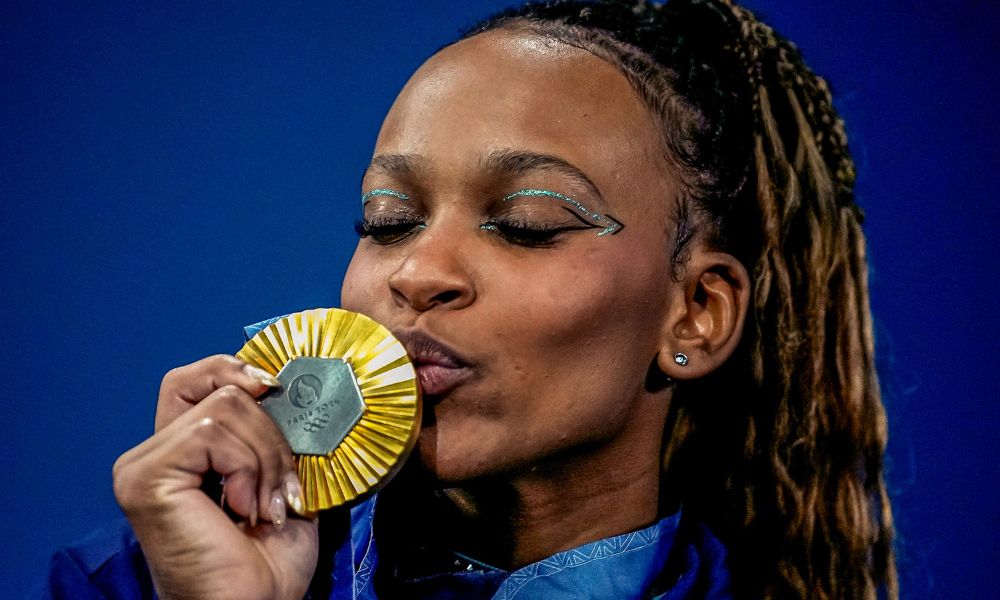 Rebeca Andrade apresentará troféu de vencedor na abertura do Rio Open