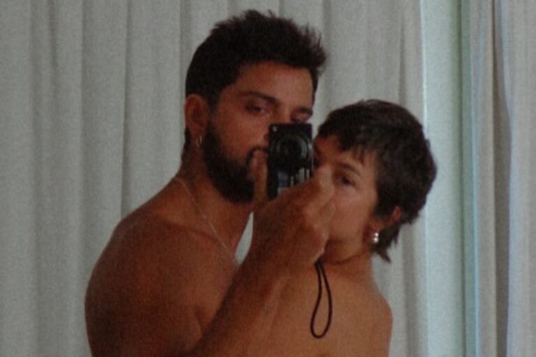 Agatha Moreira e Rodrigo Simas surgem nus: ‘Mais nudes, melhor’