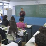 Câmara aprova proposta que proíbe escolas de recusar matrículas