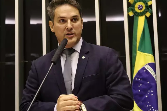 Hugo Motta recebe líder da oposição para tratar de presos de 8 de janeiro