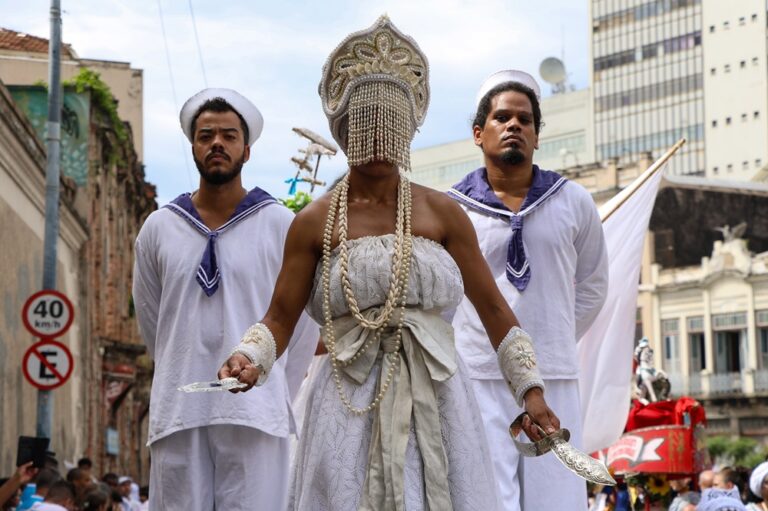 Celebração do Dia de Iemanjá reúne milhares de devotos no Rio de Janeiro e em Salvador