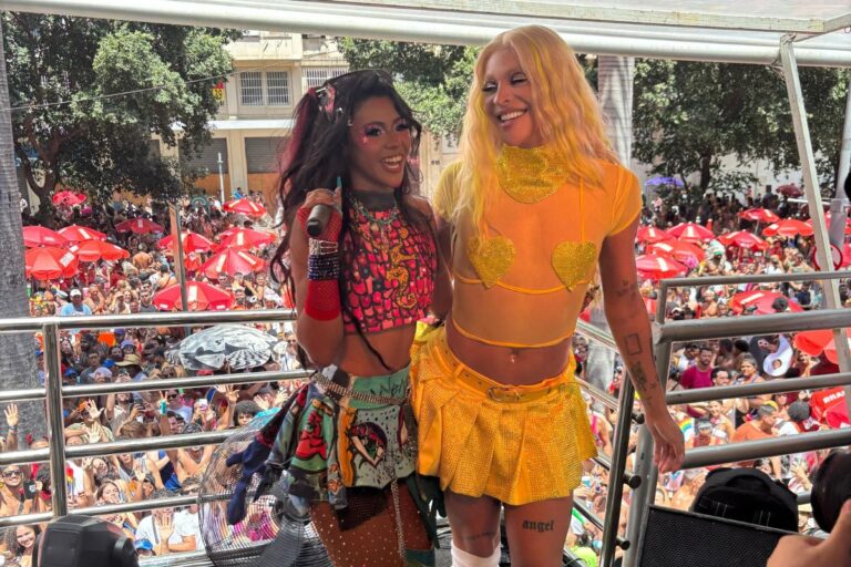 Wenny homenageia Lexa em bloco de Pabllo Vittar