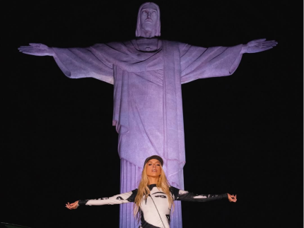 Christina Aguilera se despede do Rio com visita ao Cristo Redentor: “Inesquecível”