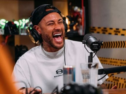 Neymar ostenta roupa avaliada em R$ 6,6 milhões