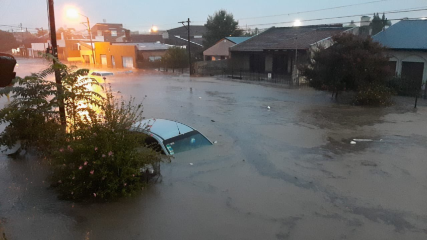 Enchentes na Argentina deixam 15 mortos e US$ 400 mi em danos