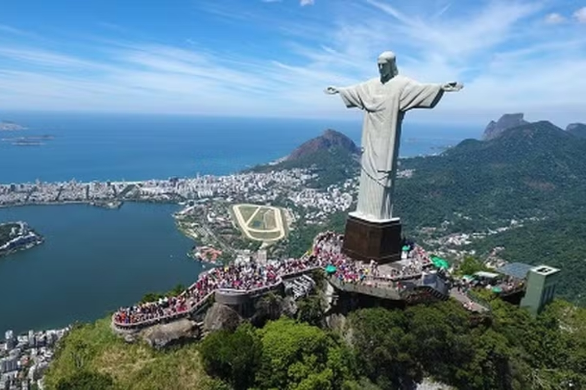 Tragédia: Turista morre nas escadarias do Cristo Redentor