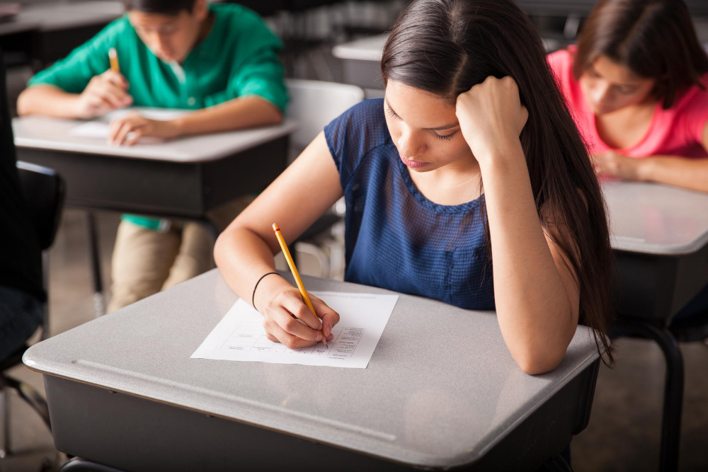 MEC oferece R$ 200 para estudantes da rede pública