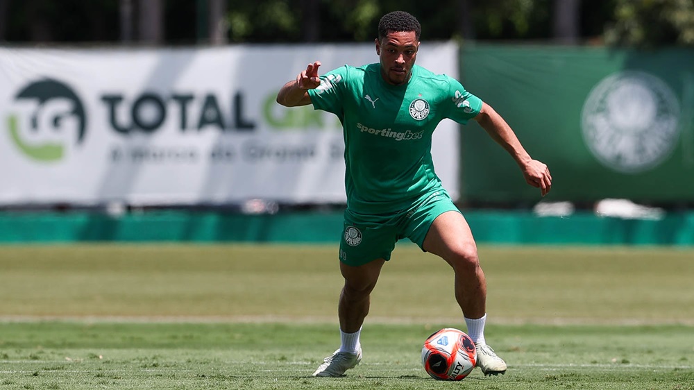 Vitor Roque faz primeiro treino no Palmeiras em preparação para semifinal contra o São Paulo