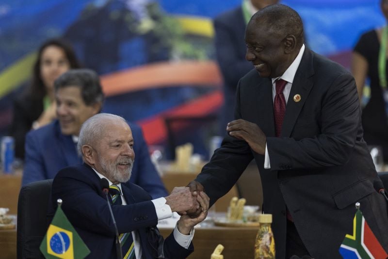 Lula defende multilateralismo com líderes da Espanha e África do Sul