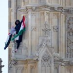 Homem é preso após escalar Big Ben em Londres com bandeira palestina