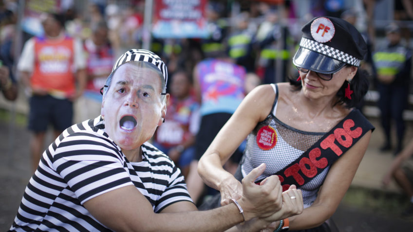 Bloco Pacotão tem sátira à política nacional em Brasília