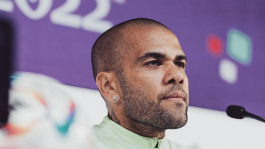 Time do México processa Daniel Alves por quebra de contrato