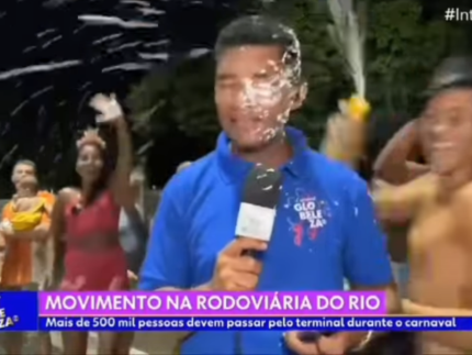 Repórter é desrespeitado e roubado ao vivo em transmissão de Carnaval