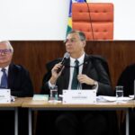 Dino homologa plano do governo contra queimadas e pede complementos