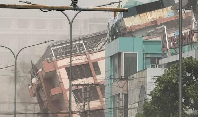 Sobe para 1.700 o número de mortos após terremoto