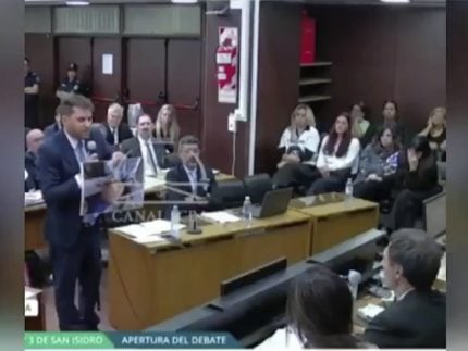 Filhas e ex de Maradona choram ao ver imagem chocante no tribunal: “Assim morreu”