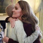 Kate Middleton homenageia jovem fotógrafa que morreu após lutar contra o câncer