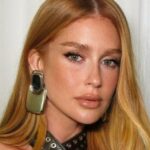 Marina Ruy Barbosa surge poderosa com look de grife e arranca elogios