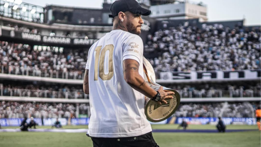 Neymar impulsiona Santos ao top 3 de seguidores nas redes