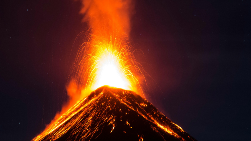 Erupção do vulcão na Guatemala tira 1.000 pessoas de casa