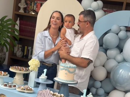 Letícia e Juliano Cazarré comemoram aniversário do sexto filho com festa intimista