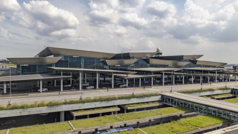 6,6 mi devem passar por aeroportos e rodoviárias no Carnaval