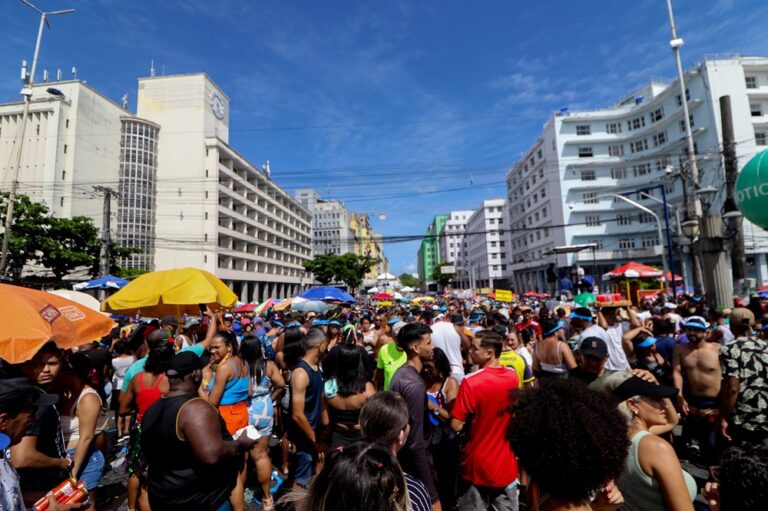 Carnaval 2025: Foliões devem ficar atentos a golpes nas ruas