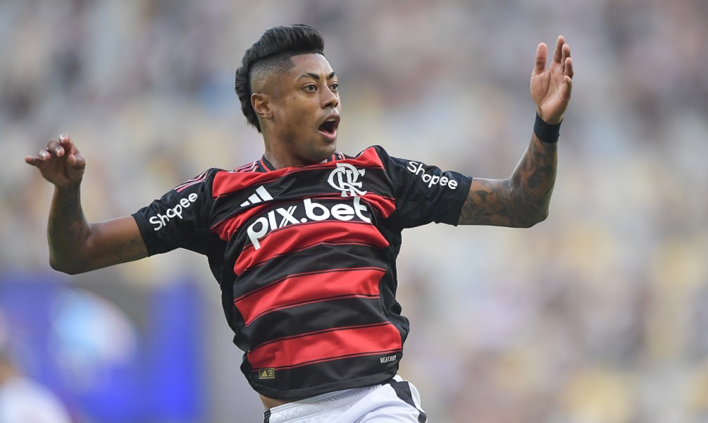 Flamengo vira sobre o Vasco com 100º gol de Bruno Henrique e é o primeiro finalista do Carioca