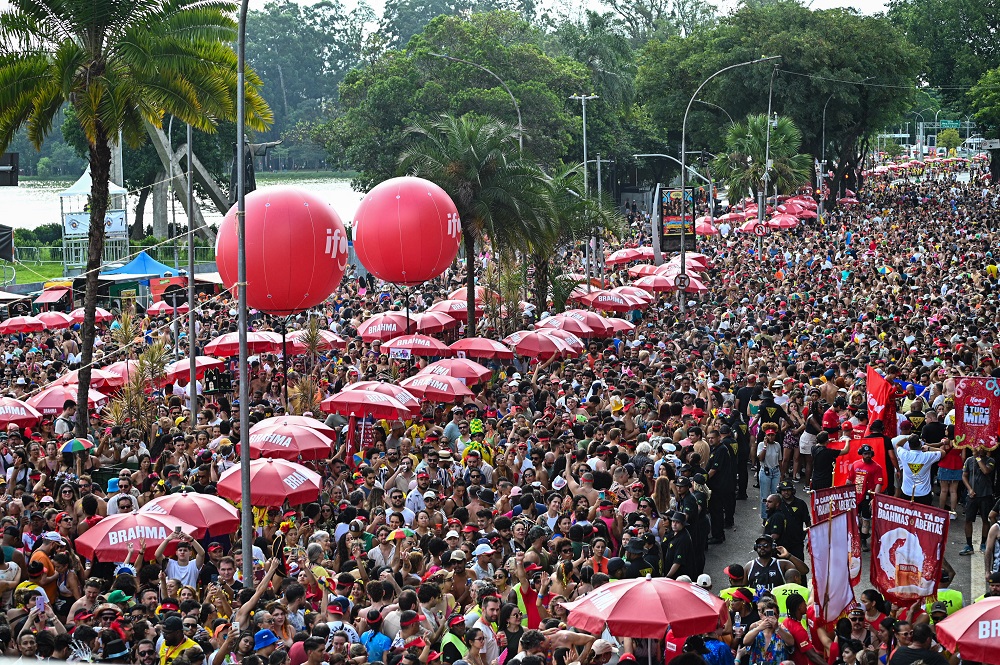 São Paulo se despede do último dia de pós-Carnaval