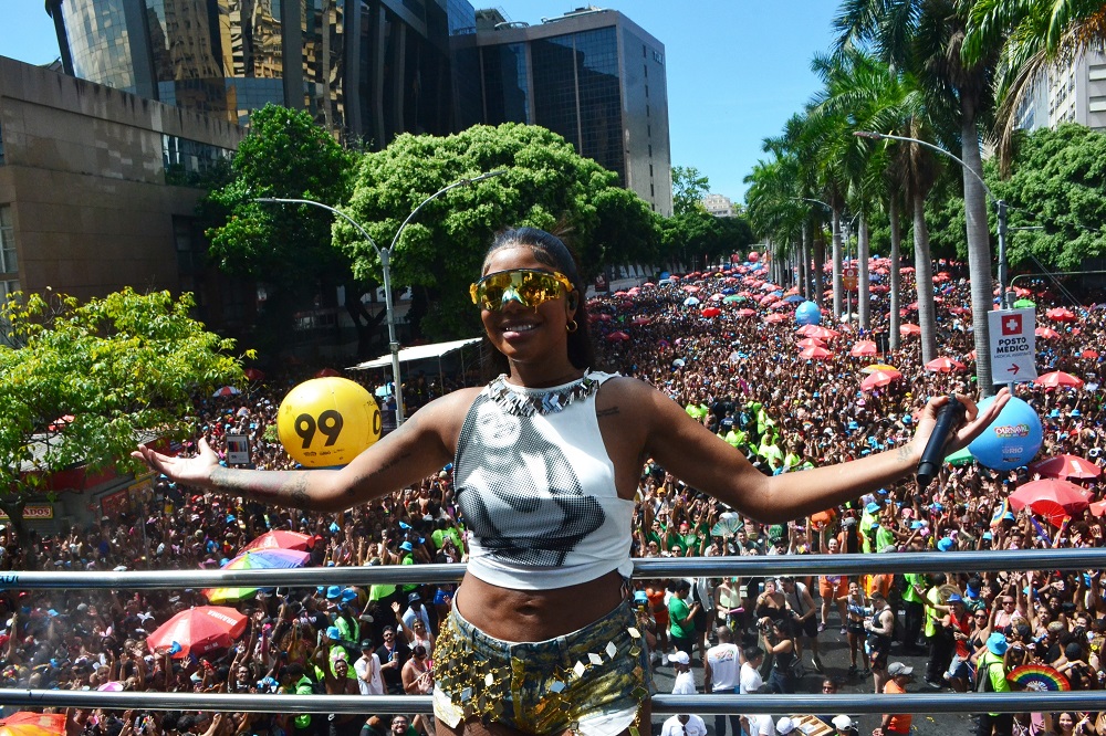 Ludmilla agita o Carnaval do Rio com o bloco Fervo da Lud e faz homenagem a Preta Gil