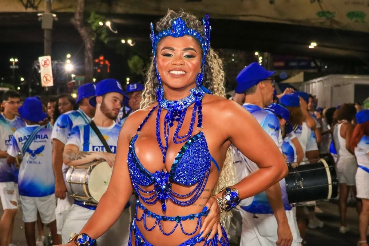 Bianca Monteiro, a surpreendente da rainha de bateria da Portela