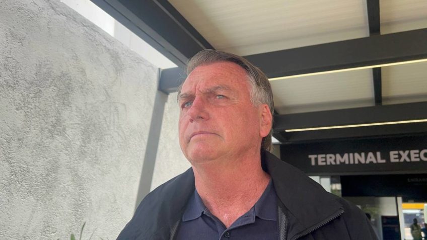 Bolsonaro divulga atos no exterior pró-anistia pelo 8 de Janeiro