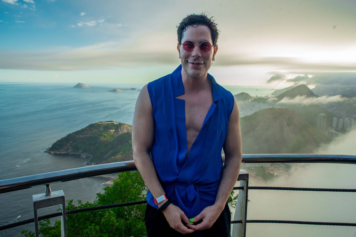 Christian Chávez visita cartões postais do Rio