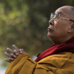 Dalai-lama anuncia que seu sucessor nascerá fora da China