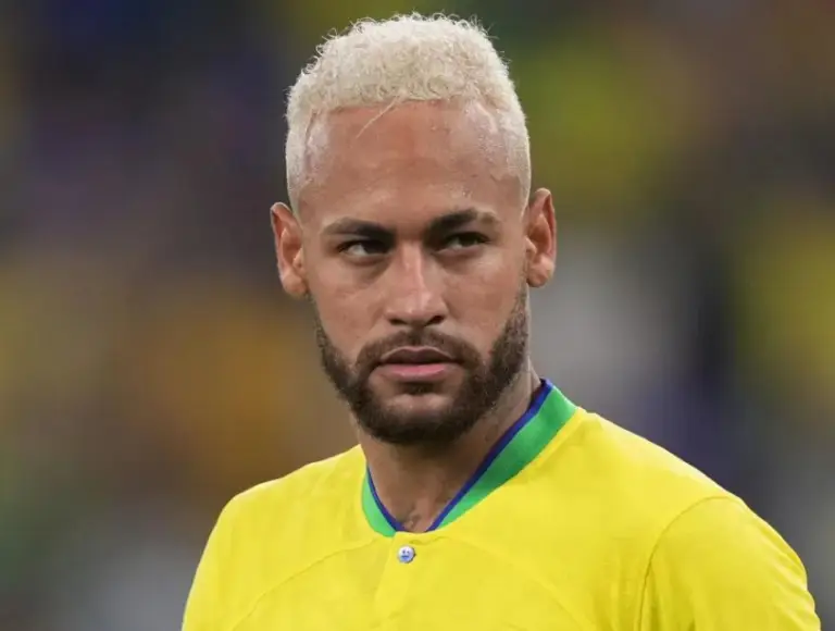 Neymar é monitorado por incômodo na coxa e pode desfalcar Seleção nas Eliminatórias