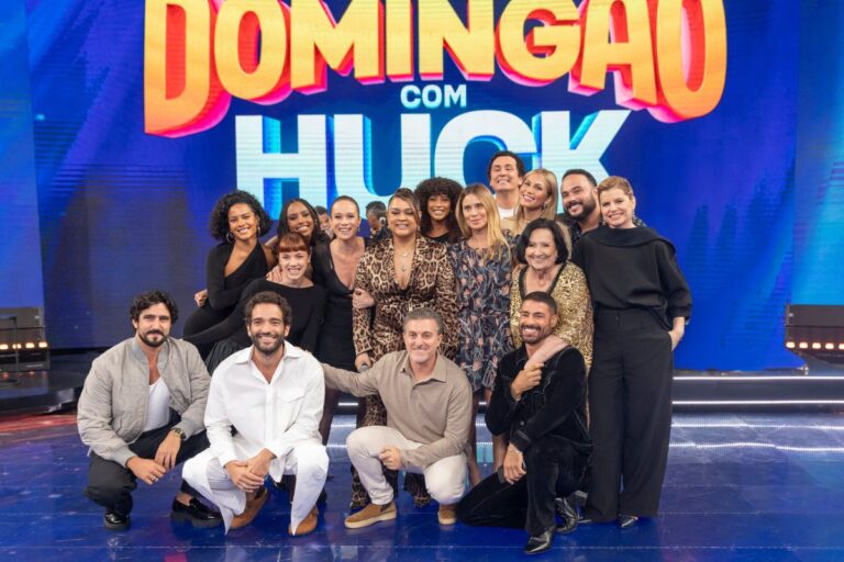 Elenco de ‘Vale Tudo’ e ‘Mania de Você’ se reúnem no ‘Domingão’